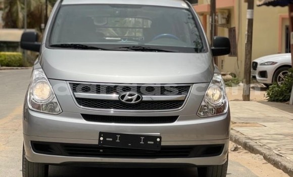 Dieundeu Occasion Hyundai Starex Silver Auto in Dakar in Dakar Dieundeu Occasion Hyundai Starex Silver Auto in Dakar in Dakar