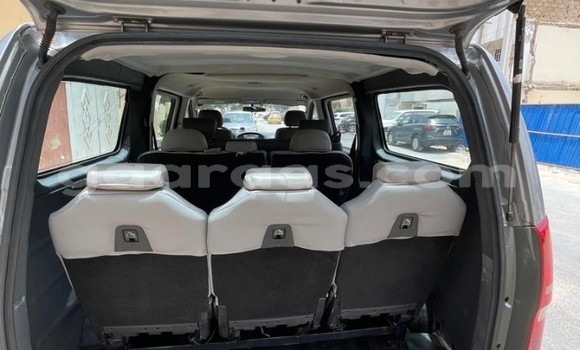 Dieundeu Occasion Hyundai Starex Silver Auto in Dakar in Dakar Dieundeu Occasion Hyundai Starex Silver Auto in Dakar in Dakar