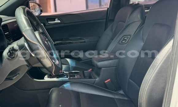 Dieundeu Occasion Kia Sportage White Auto in Dakar in Dakar Dieundeu Occasion Kia Sportage White Auto in Dakar in Dakar