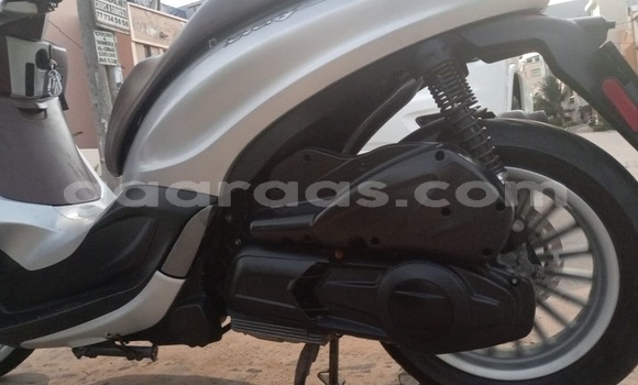 Acheter Occasion Moto Piaggio BV Gris à Dakar, Dakar Acheter Occasion Moto Piaggio BV Gris à Dakar, Dakar