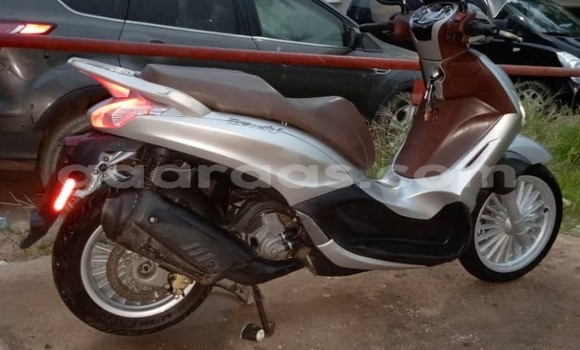 Acheter Occasion Moto Piaggio BV Gris à Dakar, Dakar Acheter Occasion Moto Piaggio BV Gris à Dakar, Dakar