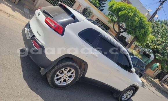 Dieundeu Occasion Jeep Cherokee White Auto in Dakar in Dakar Dieundeu Occasion Jeep Cherokee White Auto in Dakar in Dakar