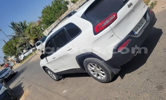 Dieundeu Occasion Jeep Cherokee White Auto in Dakar in Dakar Dieundeu Occasion Jeep Cherokee White Auto in Dakar in Dakar