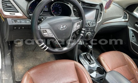 Dieundeu Occasion Hyundai Santa Fe White Auto in Dakar in Dakar Dieundeu Occasion Hyundai Santa Fe White Auto in Dakar in Dakar