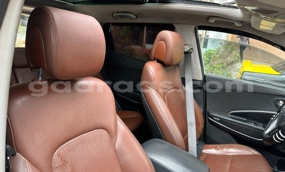 Dieundeu Occasion Hyundai Santa Fe White Auto in Dakar in Dakar Dieundeu Occasion Hyundai Santa Fe White Auto in Dakar in Dakar