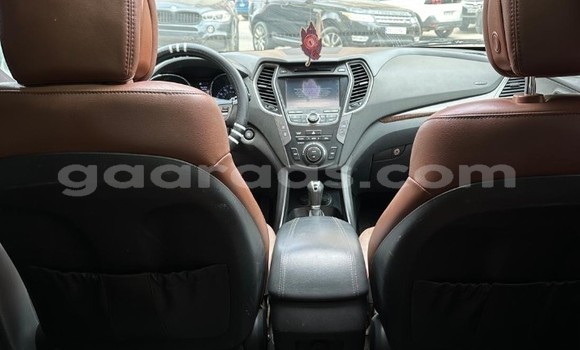 Dieundeu Occasion Hyundai Santa Fe White Auto in Dakar in Dakar Dieundeu Occasion Hyundai Santa Fe White Auto in Dakar in Dakar