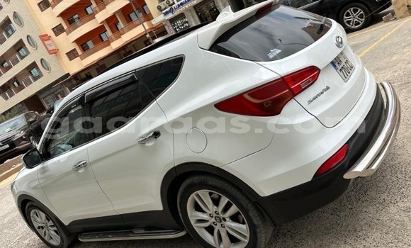 Dieundeu Occasion Hyundai Santa Fe White Auto in Dakar in Dakar Dieundeu Occasion Hyundai Santa Fe White Auto in Dakar in Dakar