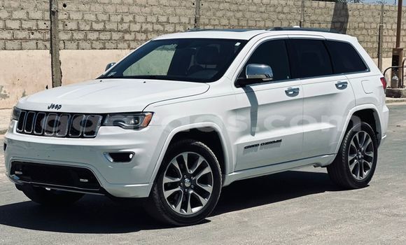 Dieundeu Imported Jeep Grand Cherokee White Auto in Dakar in Dakar Dieundeu Imported Jeep Grand Cherokee White Auto in Dakar in Dakar