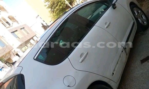 Dieundeu Occasion BMW 2er White Auto in Dakar in Dakar