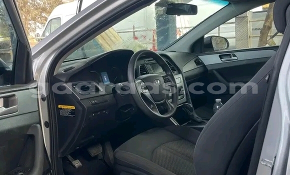 Acheter Occasion Voiture Hyundai Sonata Blanc à Dakar, Dakar Acheter Occasion Voiture Hyundai Sonata Blanc à Dakar, Dakar