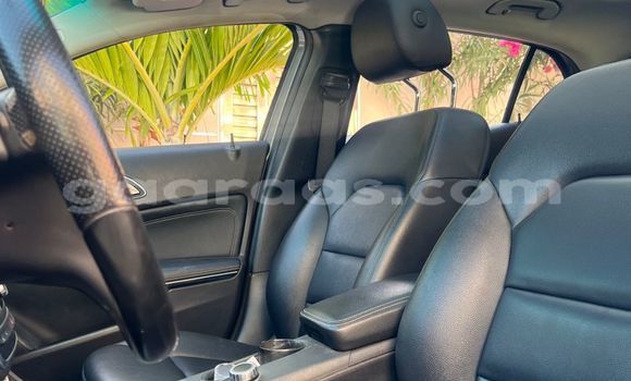 Buy Used Mercedes‒Benz GLA-klasse Silver Car in Dakar in Dakar Buy Used Mercedes‒Benz GLA-klasse Silver Car in Dakar in Dakar