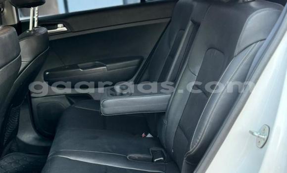 Acheter Import Voiture Kia Sportage Blanc à Dakar, Dakar Acheter Import Voiture Kia Sportage Blanc à Dakar, Dakar