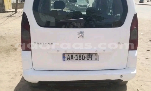 Dieundeu Occasion Bufori La Joya White Auto in Dakar in Dakar Dieundeu Occasion Bufori La Joya White Auto in Dakar in Dakar