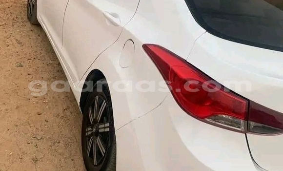 Acheter Occasion Voiture Hyundai Elantra Blanc à Dakar, Dakar Acheter Occasion Voiture Hyundai Elantra Blanc à Dakar, Dakar