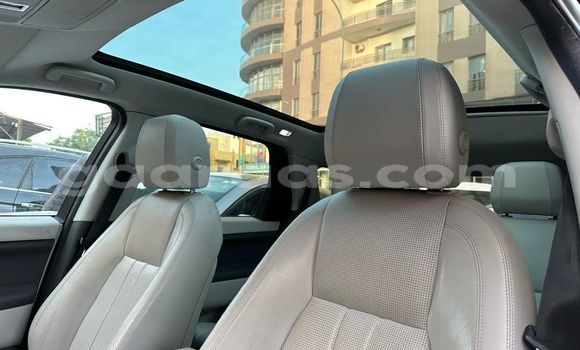 Dieundeu Occasion Range Rover Range Rover Silver Auto in Dakar in Dakar Dieundeu Occasion Range Rover Range Rover Silver Auto in Dakar in Dakar