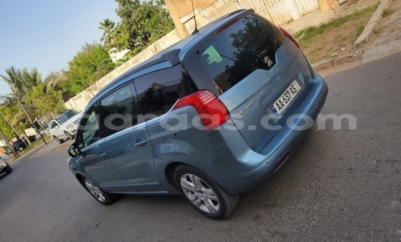 Buy Used Peugeot 5008 Silver Car in Dakar in Dakar Buy Used Peugeot 5008 Silver Car in Dakar in Dakar