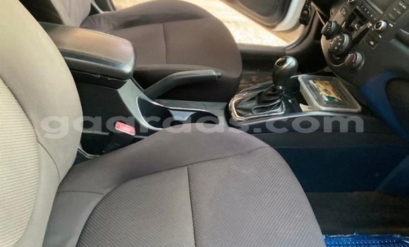 Buy Used Kia Forte White Car in Dakar in Dakar Buy Used Kia Forte White Car in Dakar in Dakar