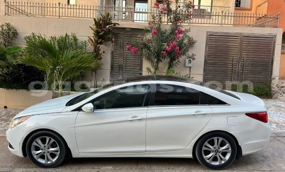 Buy Used Hyundai Sonata White Car in Dakar in Dakar Buy Used Hyundai Sonata White Car in Dakar in Dakar