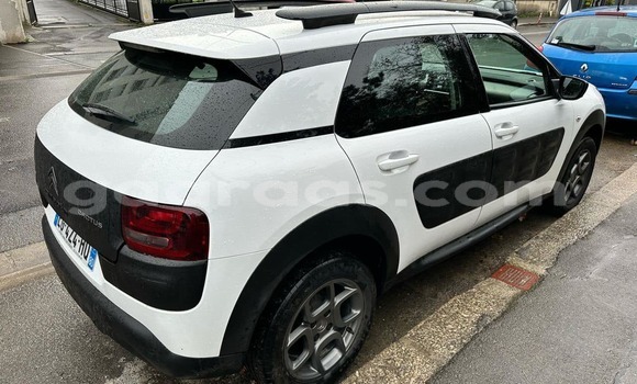 Acheter Occasion Voiture Citroen C4 Blanc à Dakar, Dakar Acheter Occasion Voiture Citroen C4 Blanc à Dakar, Dakar