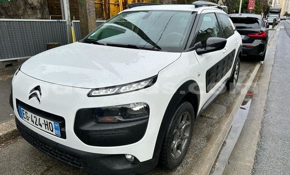 Acheter Occasion Voiture Citroen C4 Blanc à Dakar, Dakar Acheter Occasion Voiture Citroen C4 Blanc à Dakar, Dakar