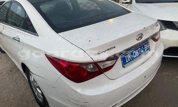 Dieundeu Occasion Hyundai Sonata White Auto in Dakar in Dakar