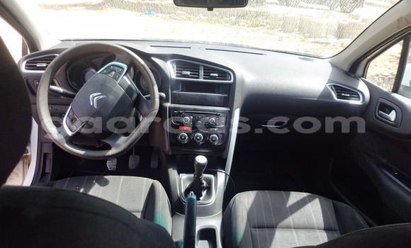 Acheter Occasion Voiture Citroen C4 Blanc à Dakar, Dakar Acheter Occasion Voiture Citroen C4 Blanc à Dakar, Dakar