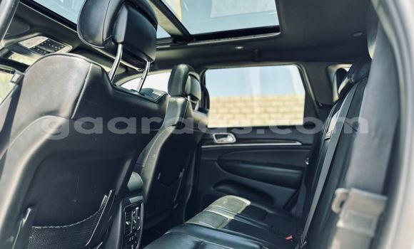 Buy Used Jeep Grand Cherokee White Car in Dakar in Dakar Buy Used Jeep Grand Cherokee White Car in Dakar in Dakar