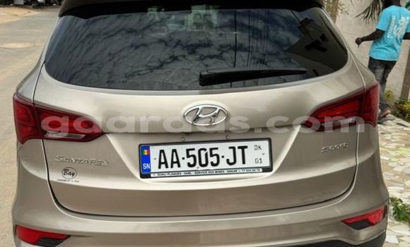 Acheter Occasion Voiture Hyundai Santa Fe Beige à Dakar, Dakar Acheter Occasion Voiture Hyundai Santa Fe Beige à Dakar, Dakar