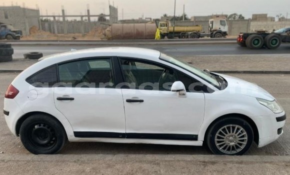 Dieundeu Occasion Citroen C4 White Auto in Dakar in Dakar Dieundeu Occasion Citroen C4 White Auto in Dakar in Dakar