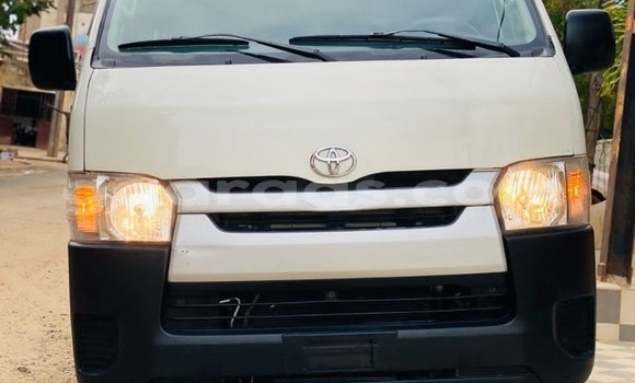 Dieundeu Occasion Toyota Hiace White Auto in Dakar in Dakar Dieundeu Occasion Toyota Hiace White Auto in Dakar in Dakar