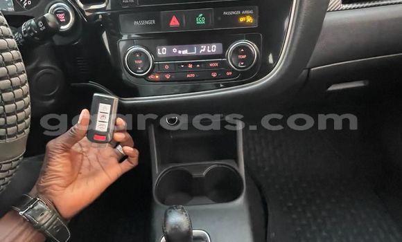 Buy Used Mitsubishi Outlander Silver Car in Dakar in Dakar Buy Used Mitsubishi Outlander Silver Car in Dakar in Dakar