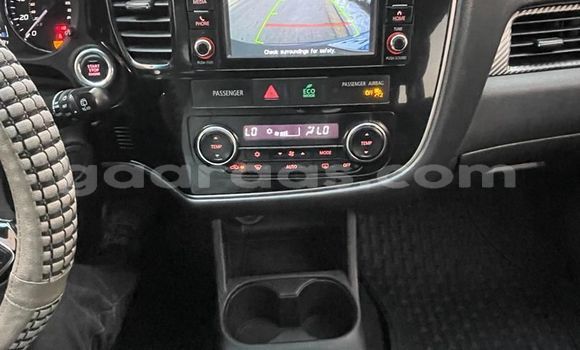 Buy Used Mitsubishi Outlander Silver Car in Dakar in Dakar Buy Used Mitsubishi Outlander Silver Car in Dakar in Dakar