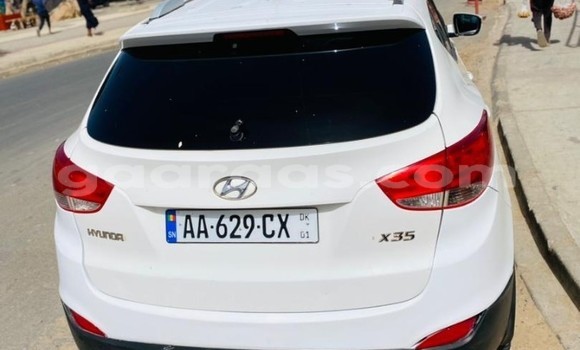 Buy Used Hyundai ix35 White Car in Dakar in Dakar Buy Used Hyundai ix35 White Car in Dakar in Dakar