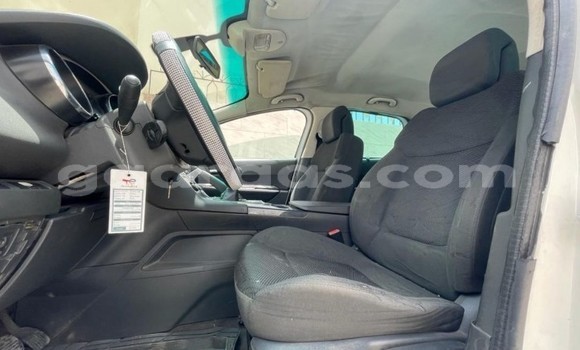 Buy Used Peugeot 3008 White Car in Dakar in Dakar Buy Used Peugeot 3008 White Car in Dakar in Dakar