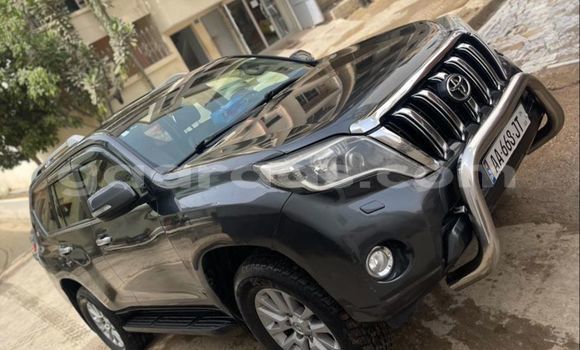 Buy Used Toyota Land Cruiser Silver Car in Dakar in Dakar