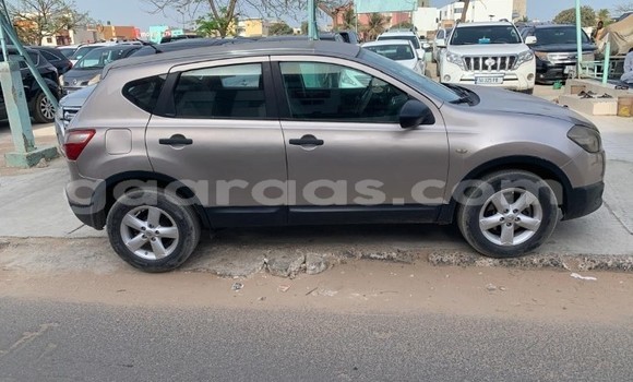 Buy Used Nissan Qashqai Silver Car in Dakar in Dakar Buy Used Nissan Qashqai Silver Car in Dakar in Dakar