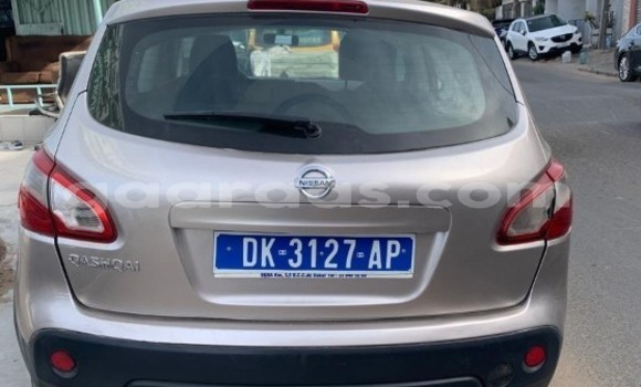 Buy Used Nissan Qashqai Silver Car in Dakar in Dakar Buy Used Nissan Qashqai Silver Car in Dakar in Dakar