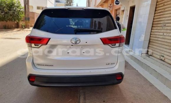 Acheter Occasion Voiture Toyota Highlander Blanc à Dakar, Dakar Acheter Occasion Voiture Toyota Highlander Blanc à Dakar, Dakar