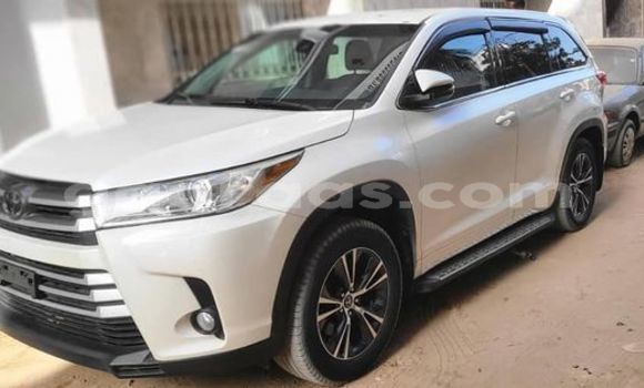 Acheter Occasion Voiture Toyota Highlander Blanc à Dakar, Dakar Acheter Occasion Voiture Toyota Highlander Blanc à Dakar, Dakar