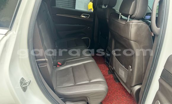 Buy Used Jeep Grand Cherokee White Car in Dakar in Dakar Buy Used Jeep Grand Cherokee White Car in Dakar in Dakar
