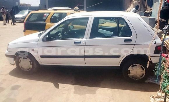 Acheter Occasion Voiture Renault Clio Blanc à Dakar, Dakar Acheter Occasion Voiture Renault Clio Blanc à Dakar, Dakar