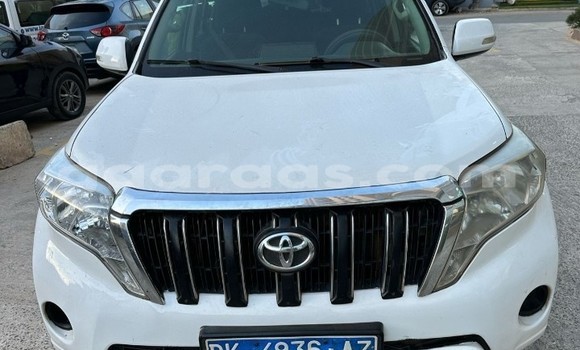 Buy Used Toyota Land Cruiser Prado White Car in Dakar in Dakar Buy Used Toyota Land Cruiser Prado White Car in Dakar in Dakar