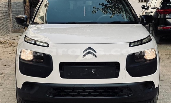 Buy Used Citroen C4 Cactus White Car in Dakar in Dakar