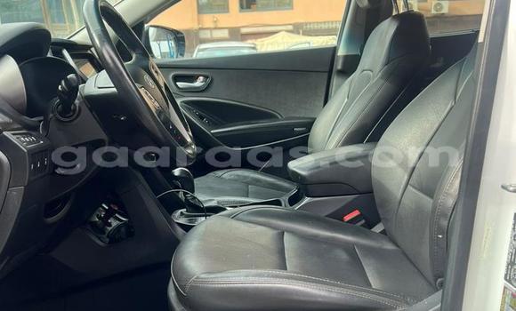 Dieundeu Occasion Hyundai Santa Fe White Auto in Dakar in Dakar Dieundeu Occasion Hyundai Santa Fe White Auto in Dakar in Dakar