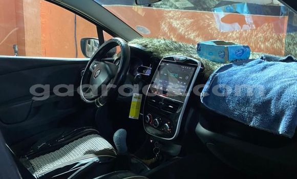 Acheter Occasion Voiture Renault Clio Blanc à Dakar, Dakar Acheter Occasion Voiture Renault Clio Blanc à Dakar, Dakar