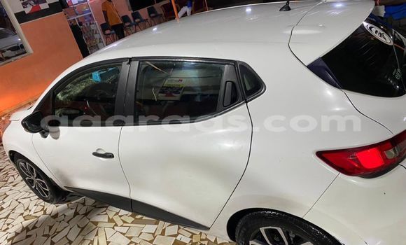 Acheter Occasion Voiture Renault Clio Blanc à Dakar, Dakar Acheter Occasion Voiture Renault Clio Blanc à Dakar, Dakar