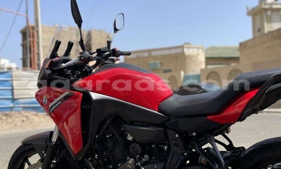 Buy Used Yamaha MT Red Bike in Dakar in Dakar Buy Used Yamaha MT Red Bike in Dakar in Dakar