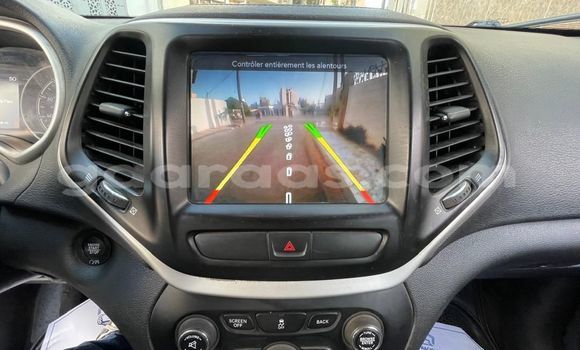 Dieundeu Occasion Jeep Cherokee White Auto in Dakar in Dakar Dieundeu Occasion Jeep Cherokee White Auto in Dakar in Dakar