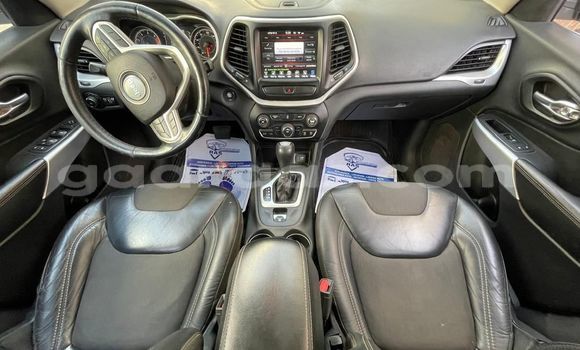 Dieundeu Occasion Jeep Cherokee White Auto in Dakar in Dakar Dieundeu Occasion Jeep Cherokee White Auto in Dakar in Dakar