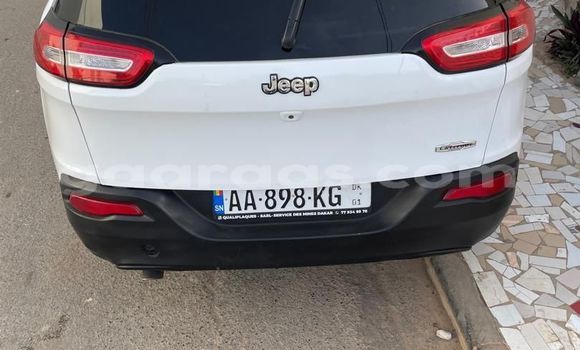Dieundeu Occasion Jeep Cherokee White Auto in Dakar in Dakar Dieundeu Occasion Jeep Cherokee White Auto in Dakar in Dakar